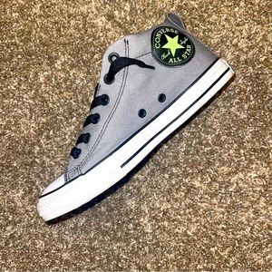 Converse Size 5 (Youth)